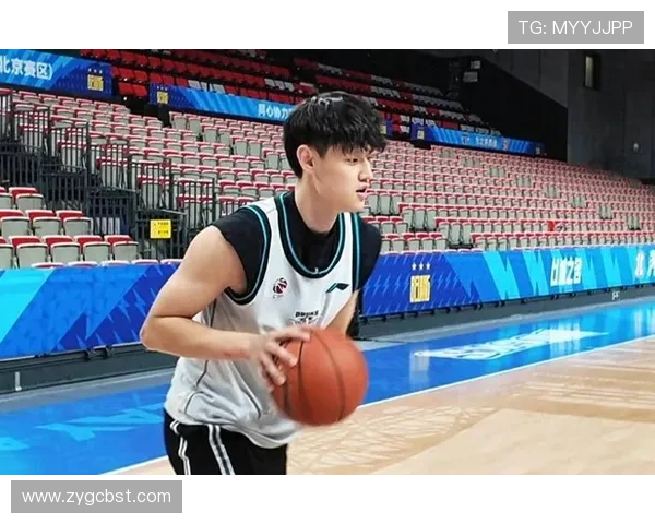 媒体人分析曾凡博表现称教练未设投篮战术需时间适应比赛节奏